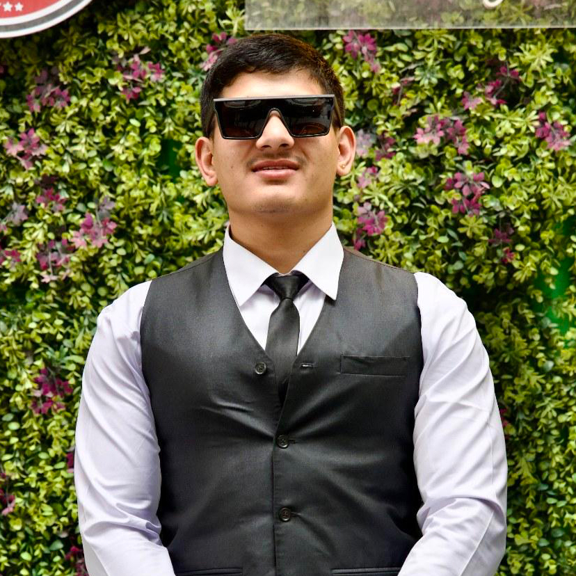 Successful student from Broadway Infosys Mr. ⁨Badri Giri